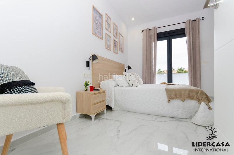 Foto 1a969101-39d2-4922-a497-94cac760f6db. Chalet con parcheggio piscina in Zona Carrefour - Urbanizaciones Torrevieja