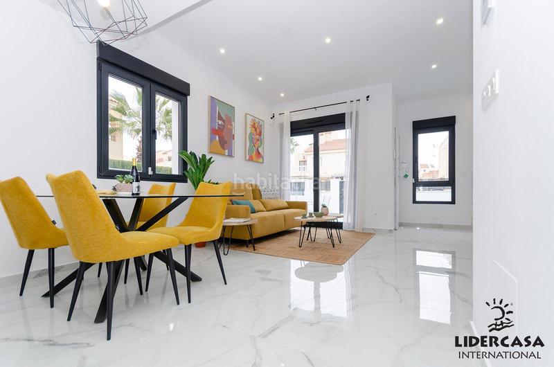 Foto 3a4b6333-5231-4f57-9e69-b7353041d829. Chalet con parcheggio piscina in Zona Carrefour - Urbanizaciones Torrevieja