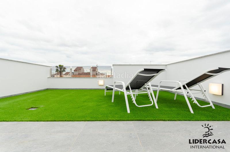 Foto 983defed-eaac-418e-87fc-c0245753d316. Chalet con parcheggio piscina in Zona Carrefour - Urbanizaciones Torrevieja