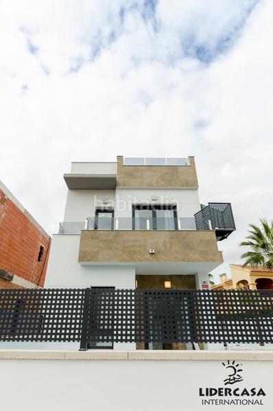 Foto d3f5c235-76ef-4080-909f-044000552771. Chalet con parcheggio piscina in Zona Carrefour - Urbanizaciones Torrevieja