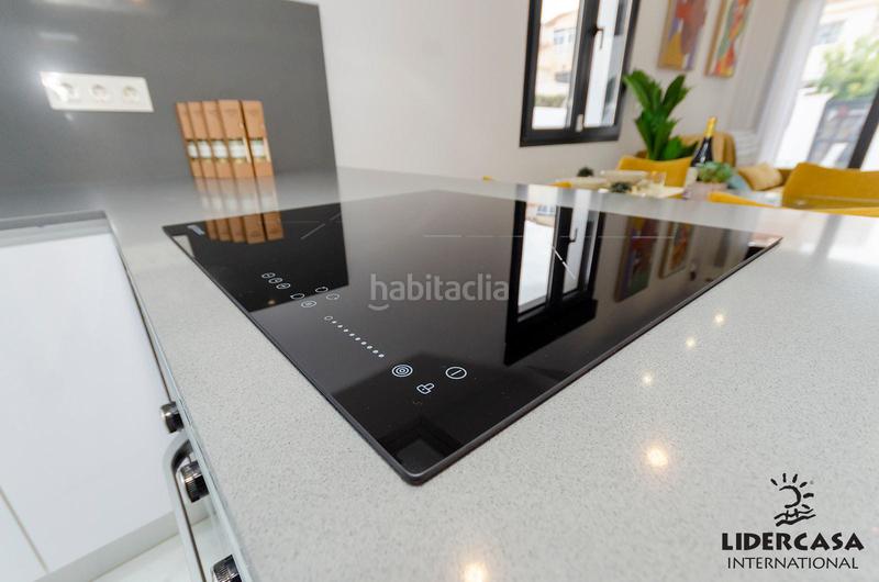 Foto 34ff86f8-67b0-4cc5-abc6-86bcac77a4f9. Xalet amb aparcament piscina a Zona Carrefour - Urbanizaciones Torrevieja