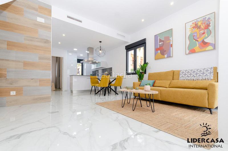 Foto 63754751-e2c4-4847-a7db-6489798c7428. Xalet amb aparcament piscina a Zona Carrefour - Urbanizaciones Torrevieja