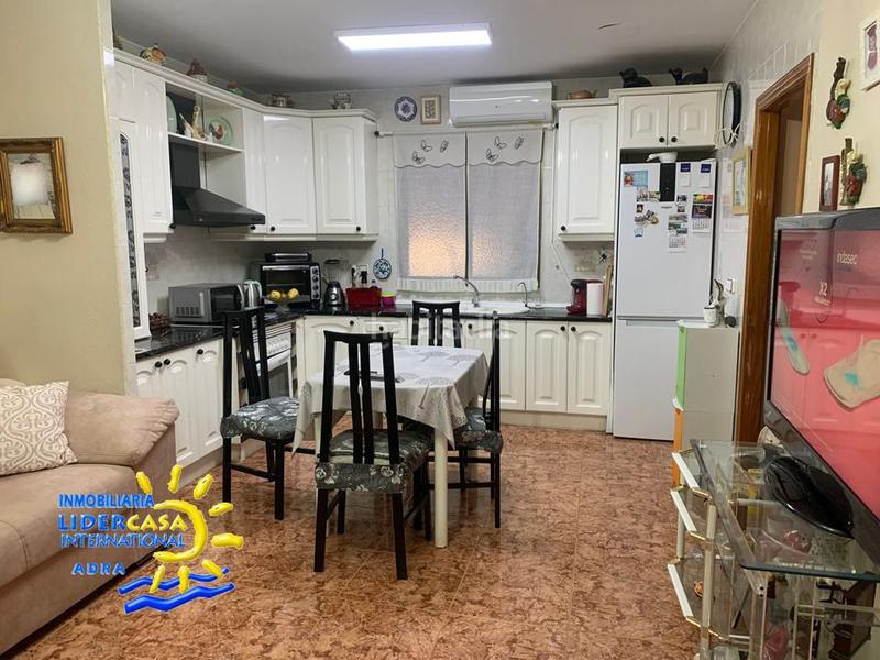 Foto c4646f81-b394-4d57-8c99-5e40432b4e12. Xalet amb aparcament a Adra