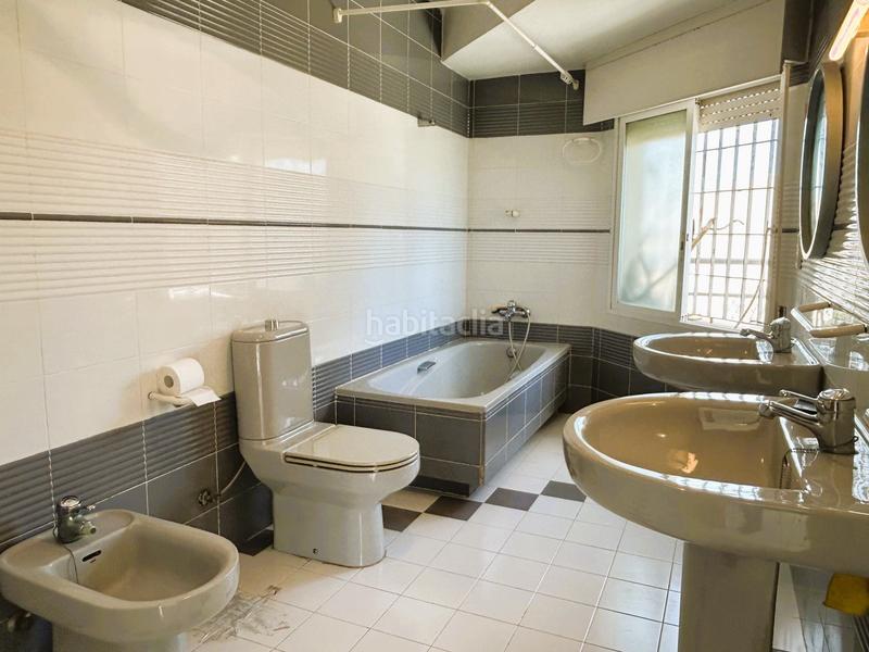 Foto 6e669401-58a4-45e8-8d84-b1b657a4cafc. Chalet avec parking dans Campoamor Orihuela