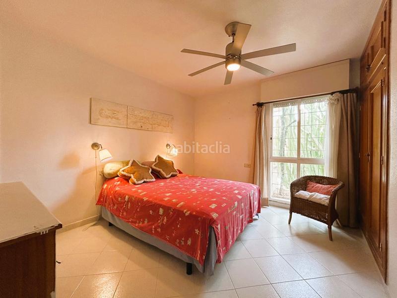 Foto 83610b71-d4fe-4c20-ba2e-0e7e4ff11af2. Chalet avec parking dans Campoamor Orihuela