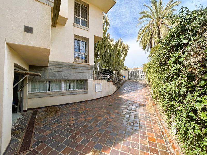 Foto 3cbb06ae-abd9-4728-b588-3a311e8ff362. Chalet con parcheggio in Campoamor Orihuela