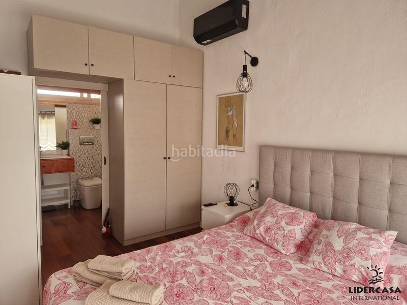 Foto c1ea7c85-e4fd-480f-b1ab-aa2e9a3edddf. Chalet en Punta Prima Orihuela