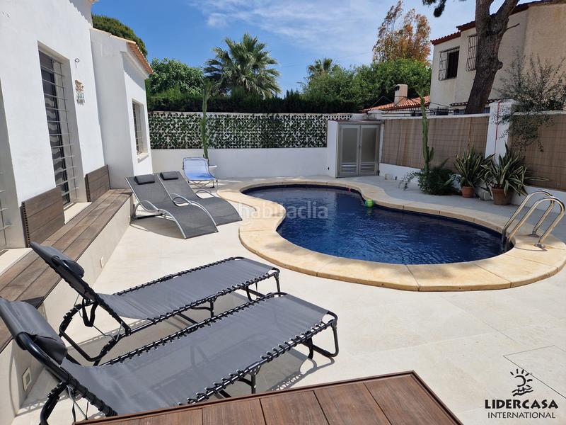 Foto d4b51c4c-8663-42e8-8897-2948c3ddeb36. Chalet en Punta Prima Orihuela