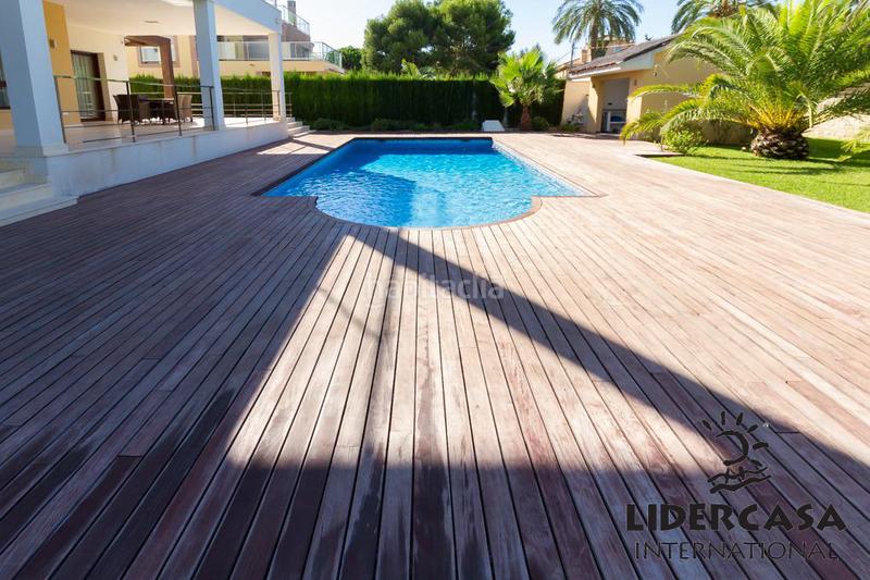 Foto 4b12cc9c-dcc3-4e38-a432-7d8b46fcc353. Chalet avec parking piscine dans Cabo Roig Orihuela