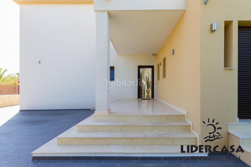 Foto 3f4fcb97-1aec-42f9-924a-259403b007a8. Chalet en Cabo Roig Orihuela