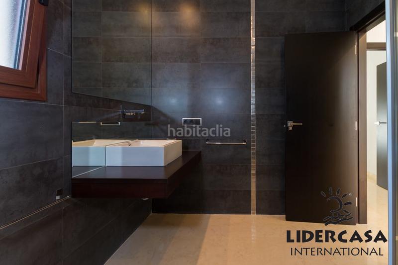 Foto a32618ea-a488-403e-b2cc-5133165197f4. Chalet con parcheggio piscina in Cabo Roig Orihuela