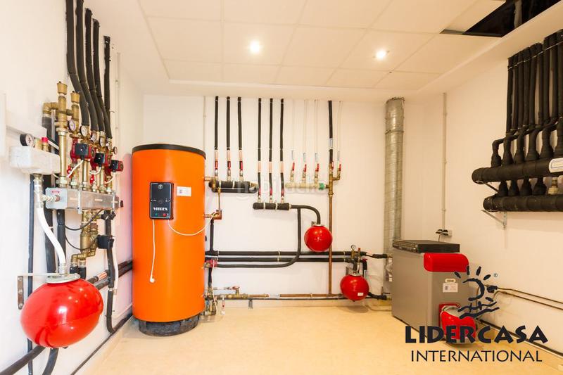 Foto f2bafecf-18fb-4fcb-be3f-4118c9e48cc8. Xalet amb aparcament piscina a Cabo Roig Orihuela