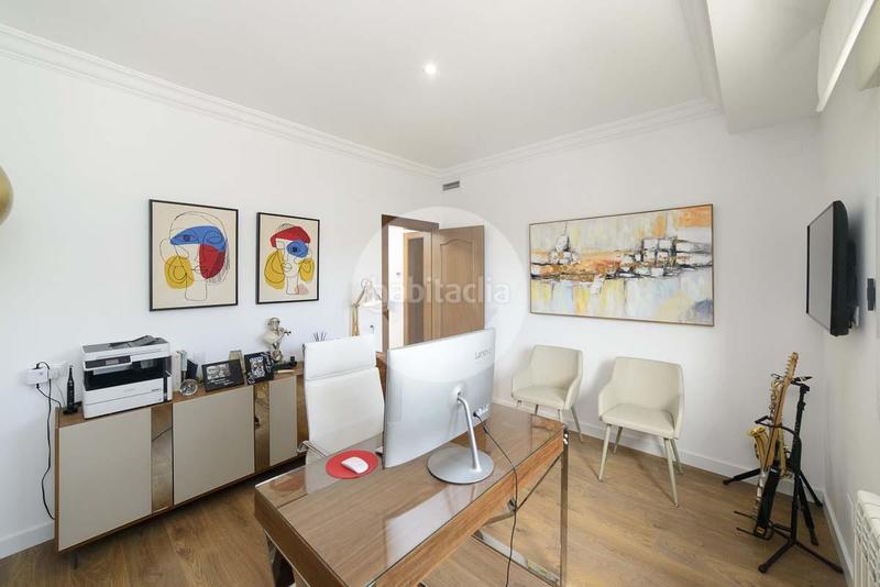 Foto b4db52a2-abf9-4216-834c-0e518afb48a4. Chalet mit parking pool in Campoamor Orihuela