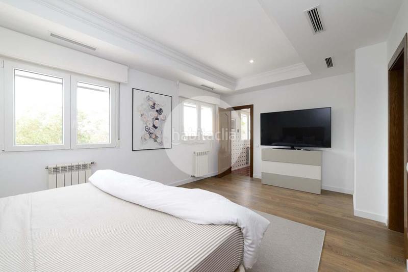 Foto 5584599a-0e67-41a5-b998-3f69cc7d0b63. Chalet with parking pool in Campoamor Orihuela