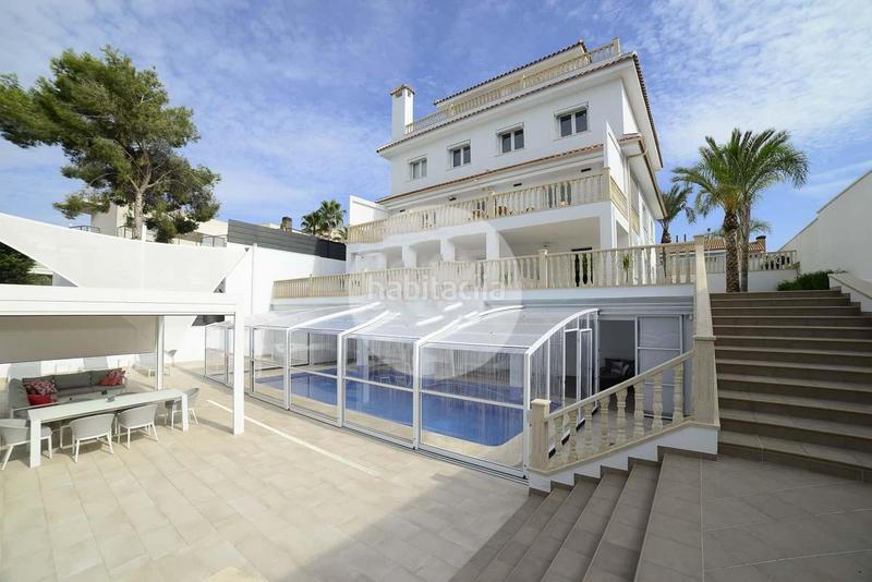 Foto 74767de1-9a32-4ebb-8f0f-4aaf85a06737. Chalet with parking pool in Campoamor Orihuela