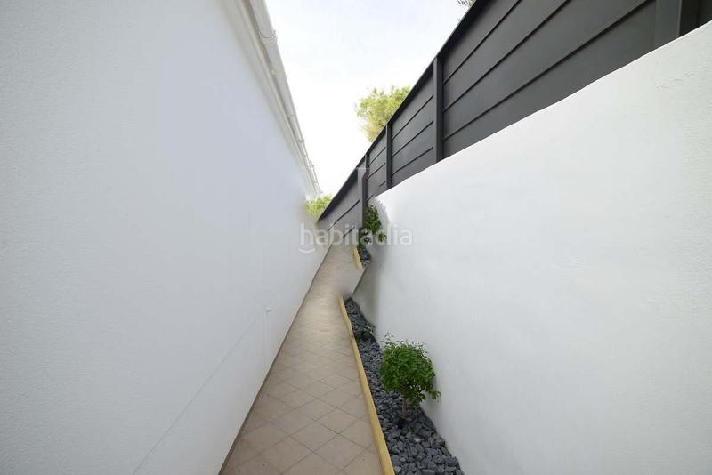 Foto b69fad5c-d807-48f0-9392-b449e23861ca. Chalet with parking pool in Campoamor Orihuela