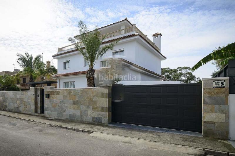 Foto fb3302ba-77ec-4588-9f6e-97953667f036. Chalet with parking pool in Campoamor Orihuela