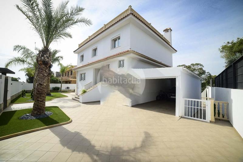 Foto ec93f1ce-51a3-4231-b131-a65c0fb633da. Chalet en Campoamor Orihuela