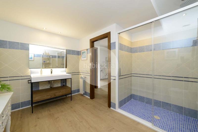 Foto f74abda8-86ad-4756-b81c-c74df238fd2e. Xalet amb aparcament piscina a Campoamor Orihuela