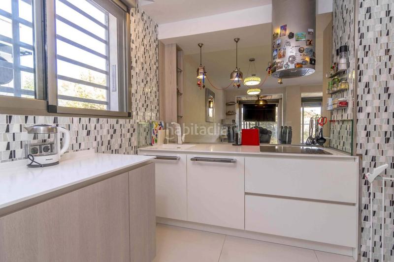 Foto d9dab796-118e-437f-a790-99e20a5d12b6. Chalet with parking pool in Campoamor Orihuela