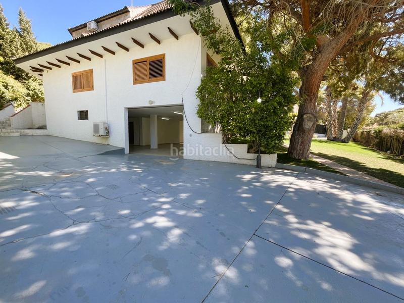 Foto 761df3ef-8cd1-48d5-b99a-a57ac5f2d986. Chalet with parking pool in Campoamor Orihuela