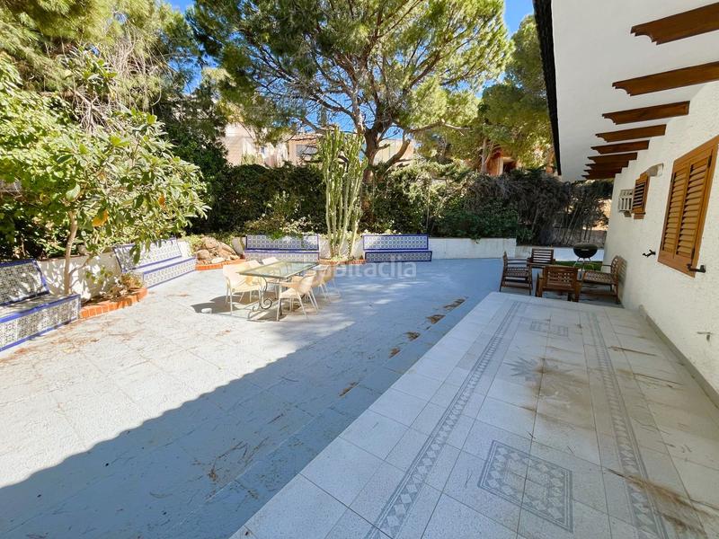 Foto 0e670501-e59f-42dd-9941-c151718fe385. Chalet avec parking piscine dans Campoamor Orihuela