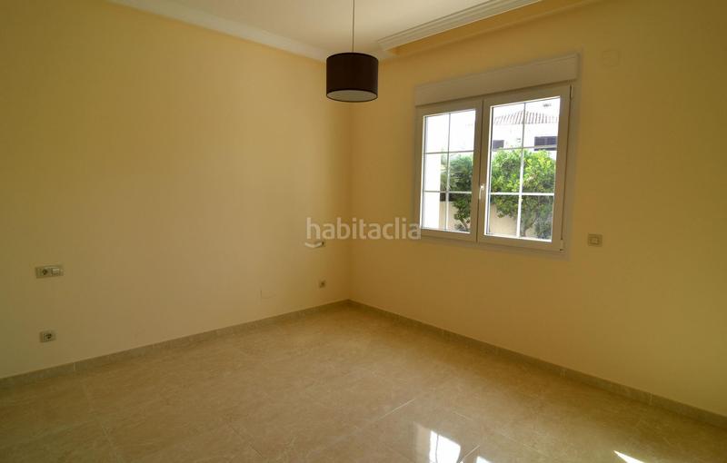 Foto 156c431b-5b21-4ccb-b847-a980a4bd9e4f. Chalet mit parking pool in Cabo Roig Orihuela