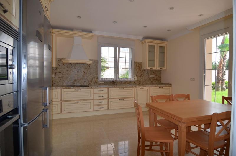 Foto 41fc7f1c-861f-48dc-8ac8-899dae5427b9. Chalet en Cabo Roig Orihuela