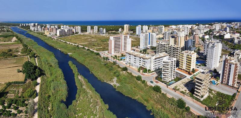 Foto 0bdce806-c184-45e3-a82a-3734672c8545. Zweistöckige wohnung mit parking pool in Puerto Deportivo Guardamar del Segura