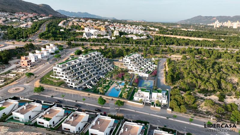 Foto 8c8a97df-b830-4df7-906f-bc6761f44abc. Penthouse with parking pool in Playa Poniente Benidorm