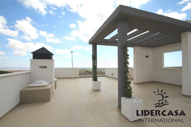 Foto 23a89d13-aa2a-4d2a-b73e-7db4165fc010. Maison avec parking piscine dans Campoamor Orihuela