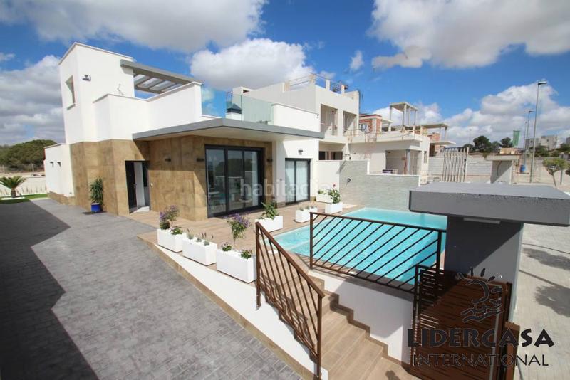 Foto 42a316d0-f0ec-4408-9d16-f0a34fa73977. Maison avec parking piscine dans Campoamor Orihuela
