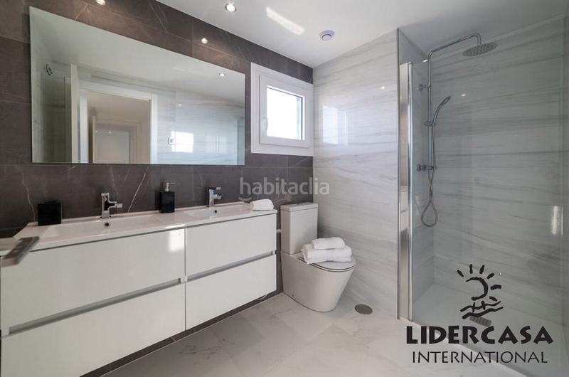 Foto b1a19a14-c272-48d2-9284-9690717053e9. Apartament amb aparcament piscina a Punta Prima Torrevieja