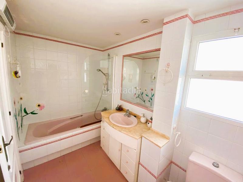 Foto f7507f33-e3b6-4210-aa44-cbfd1a636011. Chalet con parcheggio piscina in Campoamor Orihuela