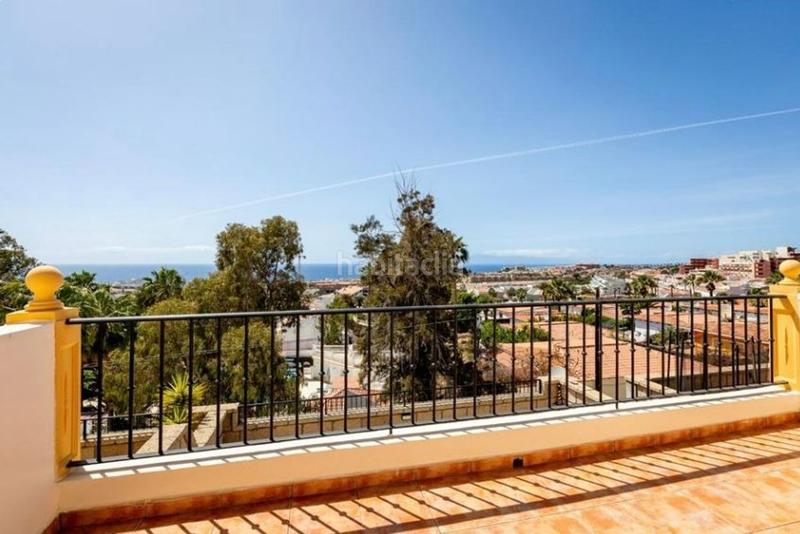 Foto 4f38d0f6-7766-4dd8-95e1-b23cf6584097. Maison jumelée dans Playa Fañabé Alto Adeje