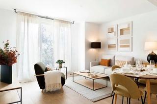 Location Appartement  Calle de maría de las mercedes de borbón 278. Piso de 62 metros cuadrados más otros 4 metros cuadrados de terr