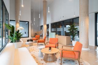 Alquiler Piso  Calle de maría de las mercedes de borbón 278. Piso de 45 metros cuadrados más otros 5 metros cuadrados de terr