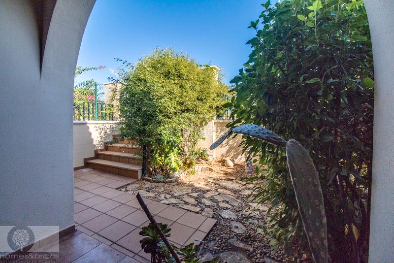 Foto 53d8f830-8417-404c-93f4-4f6317fa2bff. Maison jumelée avec piscine dans Costa Esuri Ayamonte