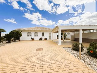 Chalet  Calle josé de espronceda. Chalet de lujo con piscina y apartamentos independientes en cost