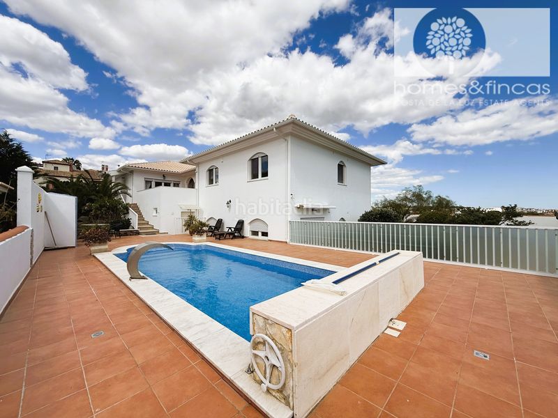 Foto 7d9c17a7-4446-40ed-8727-ec2234fb1579. Chalet avec cheminée parking piscine dans Costa Esuri Ayamonte