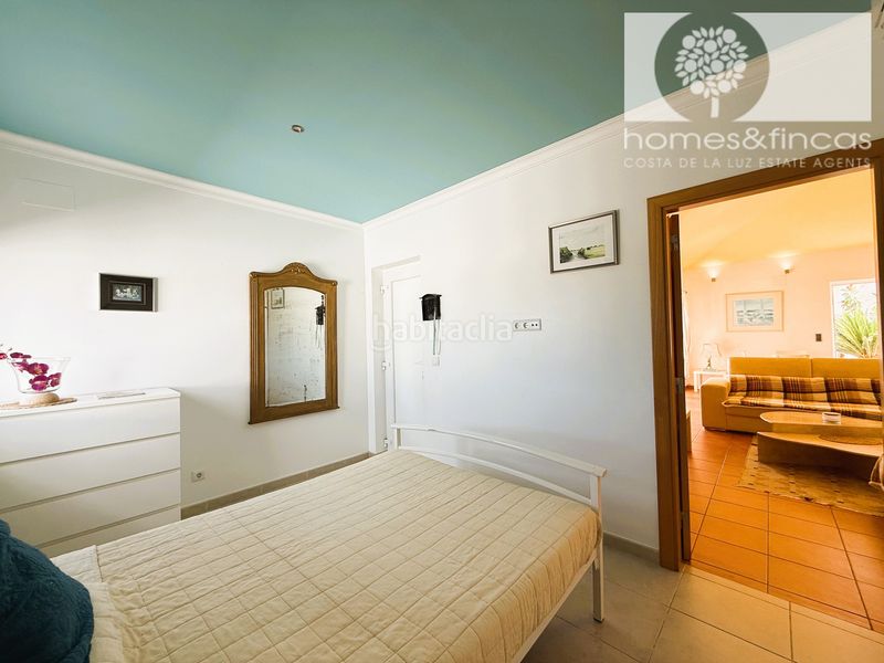 Foto dbbbed1d-de00-4d80-b8e5-c96953201d56. Chalet avec cheminée parking piscine dans Costa Esuri Ayamonte