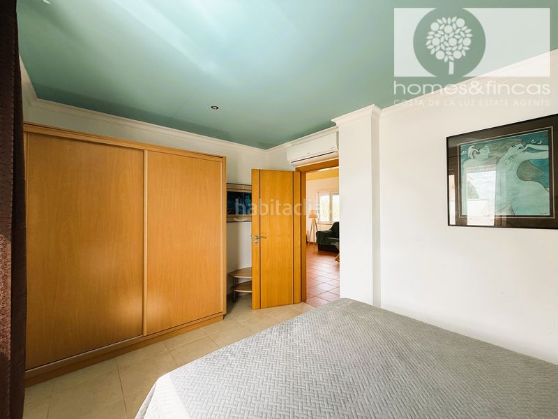 Foto f9b8ac19-bbb3-4a95-9dbb-df30639479af. Chalet avec cheminée parking piscine dans Costa Esuri Ayamonte