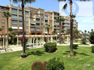 Flat  Calle de los picapinos 39c. Moderno apartamento de 2 dormitorios en primera línea de playa e