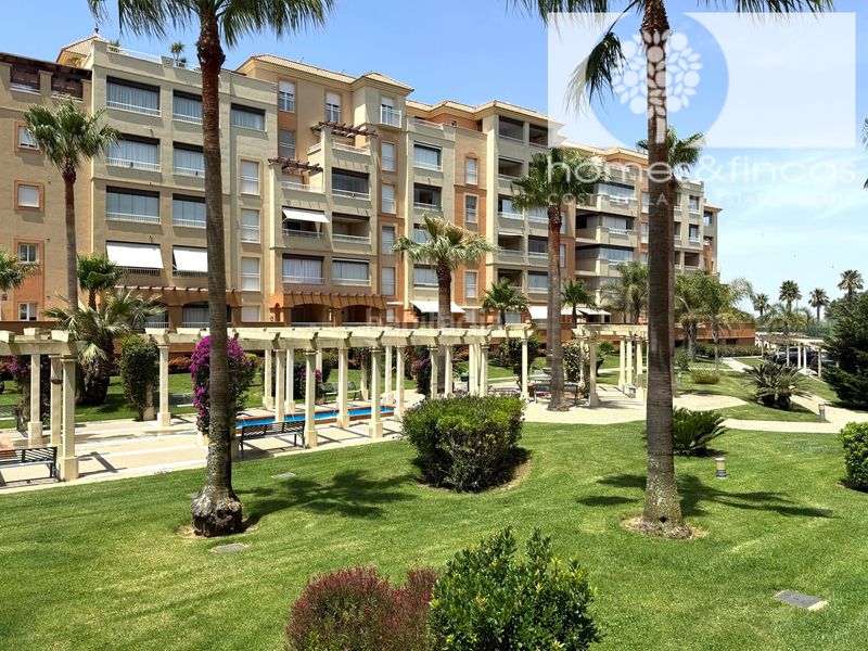 Foto 0b5e6acb-f9b7-44e2-a48f-2132b21e2852. Pis amb aparcament piscina a Isla Canela Ayamonte