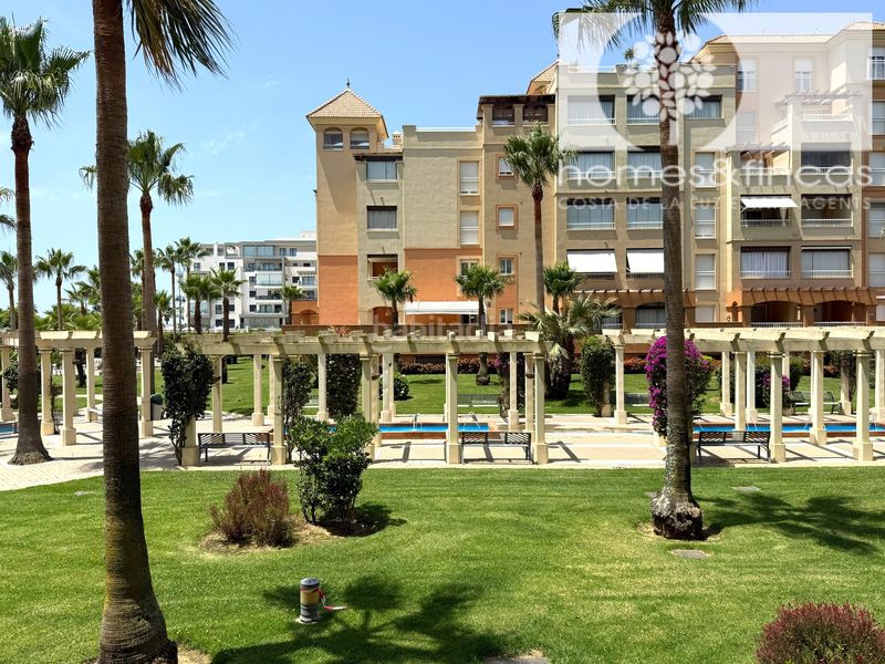 Foto 709814a1-0c72-4dc1-9bc4-68642355bd25. Pis amb aparcament piscina a Isla Canela Ayamonte