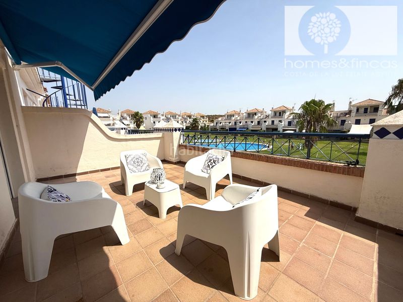 Foto b52559aa-7c34-41a8-9303-2e1b23b643d5. Chalet dans avenida rosalía de castro 119 dans Costa Esuri Ayamonte