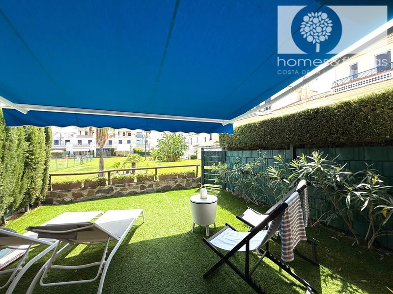 Foto c3c54c77-d136-4401-a2cc-335e6e3d9050. Chalet dans avenida rosalía de castro 119 dans Costa Esuri Ayamonte
