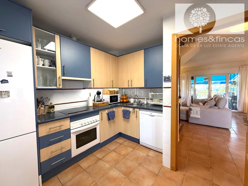 Foto c9886c5d-f49b-448a-b2da-19eff3138116. Chalet dans avenida rosalía de castro 119 dans Costa Esuri Ayamonte