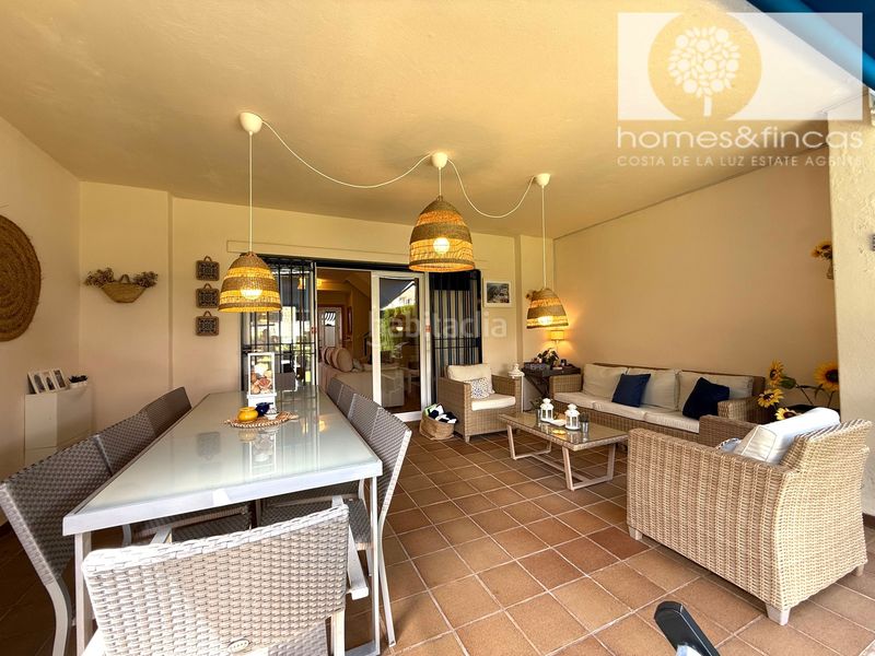 Foto ee9a354b-a8b5-4f5d-ab27-502e5eb75f27. Chalet dans avenida rosalía de castro 119 dans Costa Esuri Ayamonte