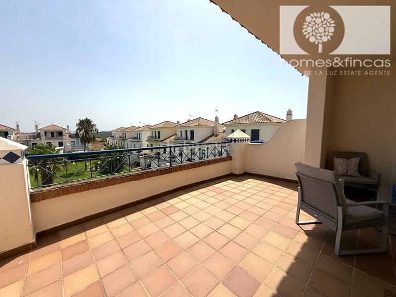 Foto f2fa0ddf-2ea9-4686-a6a0-2ee2420cb8b0. Chalet dans avenida rosalía de castro 119 dans Costa Esuri Ayamonte